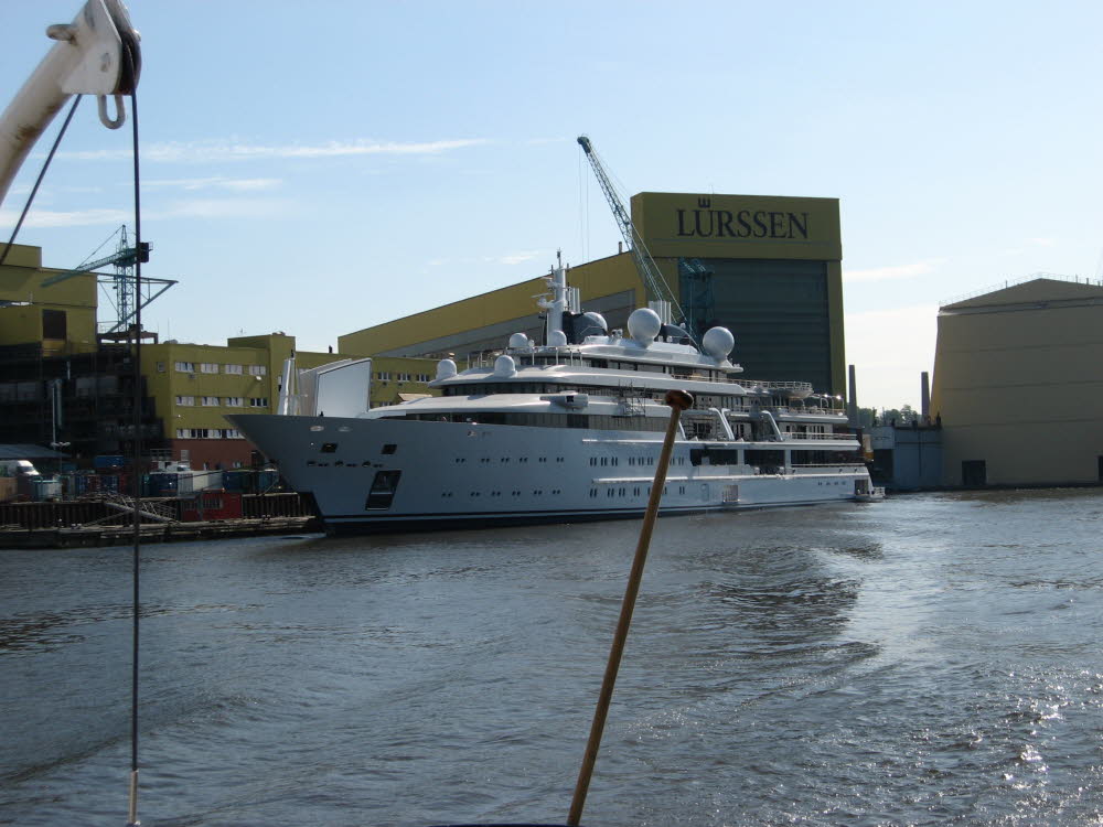 Luerssen Werft _ Mega Yacht