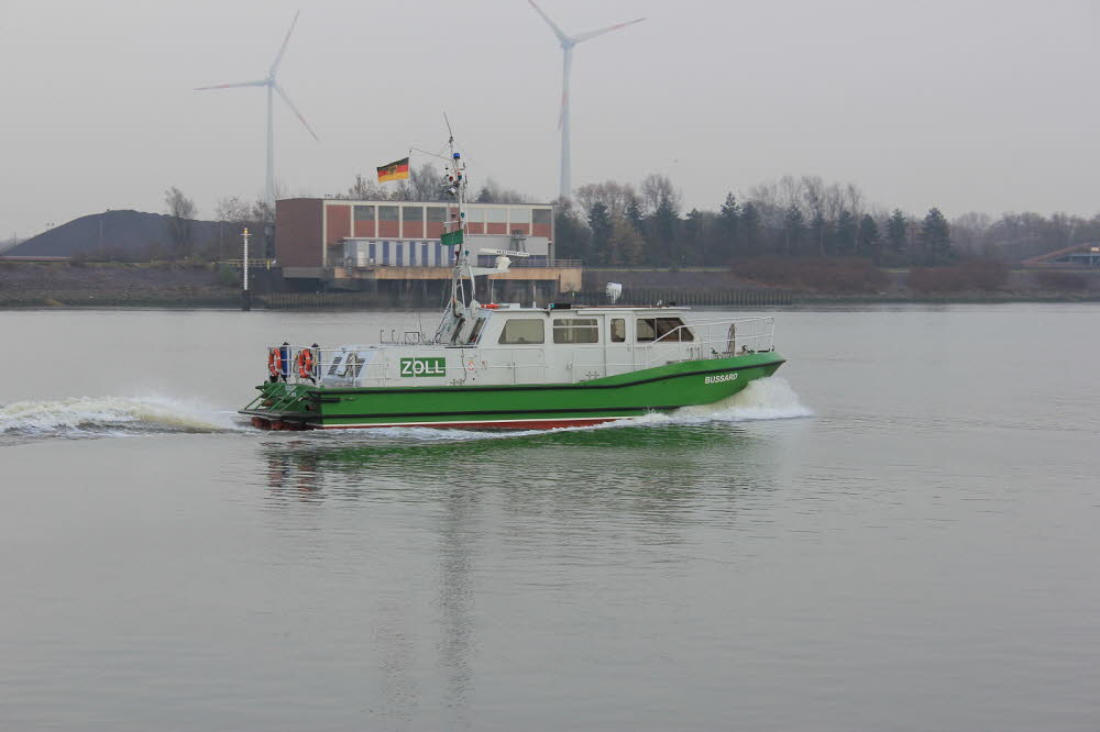 Zollboot Bussard